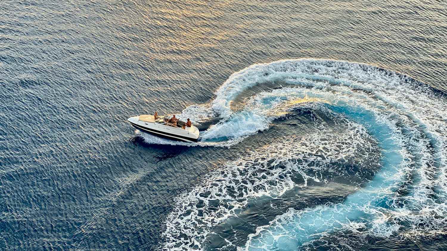 speedboat